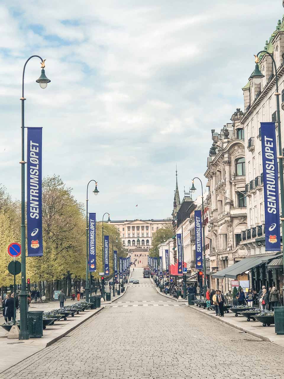 Karl Johans Gate with the Royal Palace in the distance