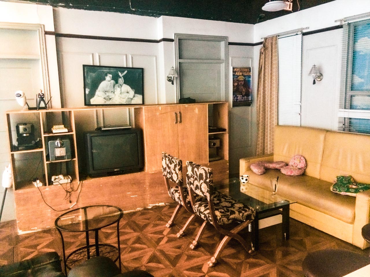 Living room area of a replica of Joey and Chandler's apartment at the Central Perk café in Beijing