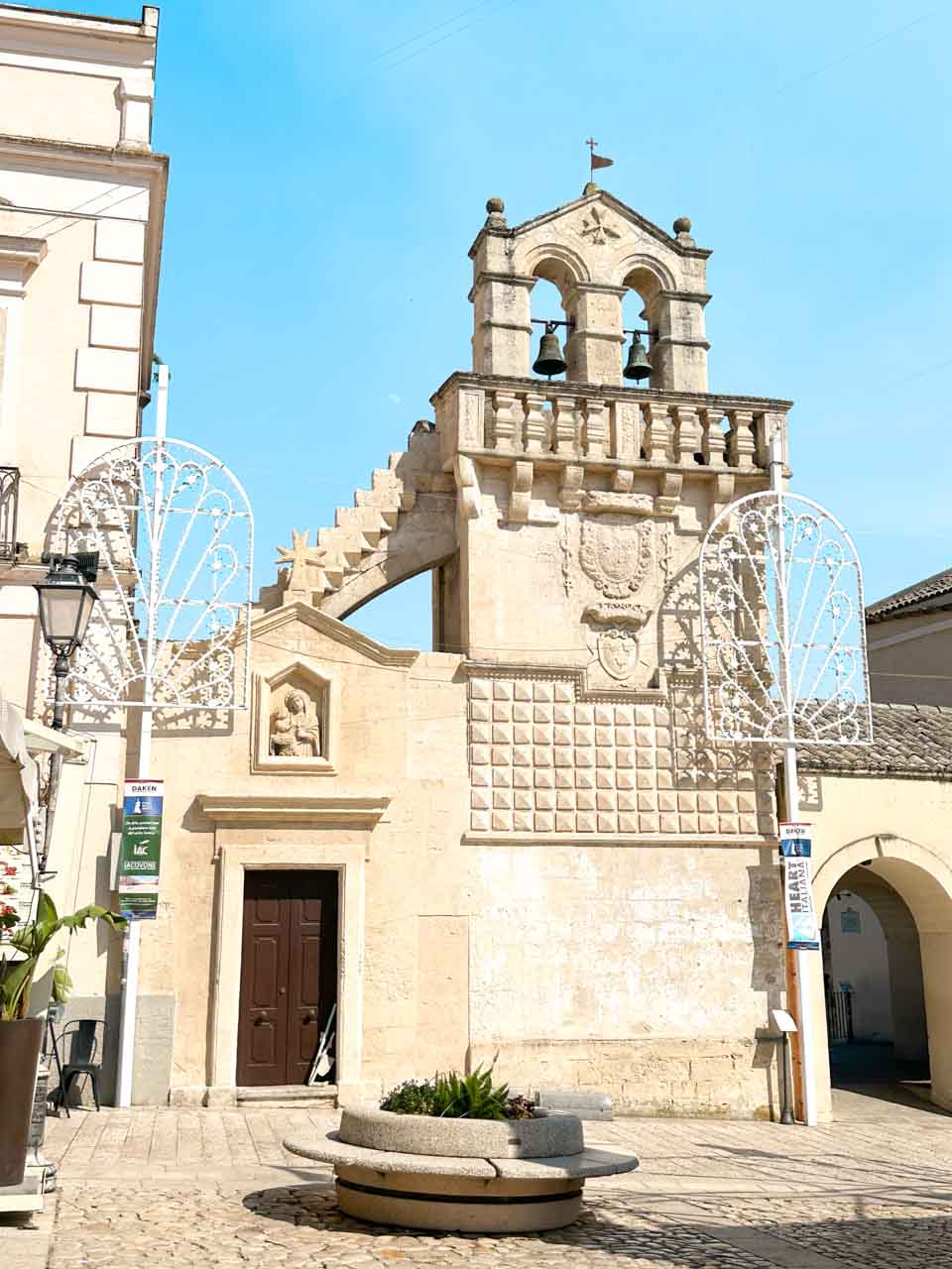 The fa&ccedil;ade and bell tower of the Church of Mater Domini on Piazza Vittorio Veneto in Matera
